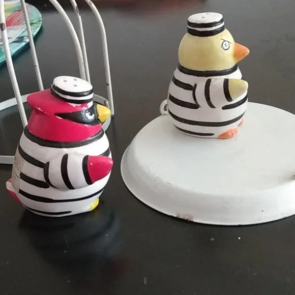 Vintage 1980 Fitz and Floyd Jailbird Salt and Pepper Shakers - Picture 6 of 8